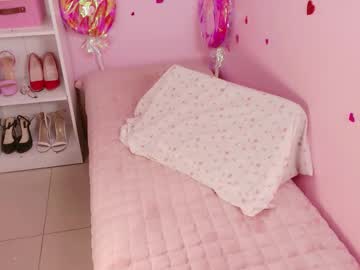 Foto porno Nebunii pe chat marca little_effy18_ pe KUR.ro