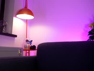 Foto porno littlee33 descoperita pe video chat pe KUR.ro