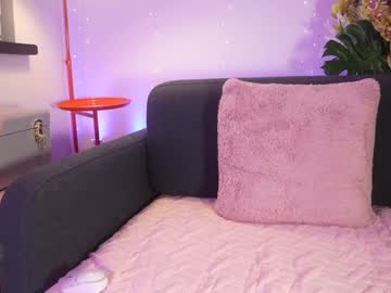 Foto porno littlee33 descoperita pe video chat pe KUR.ro