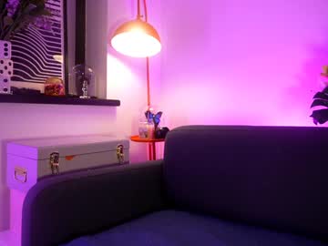 Foto porno littlee33 descoperita pe video chat pe KUR.ro