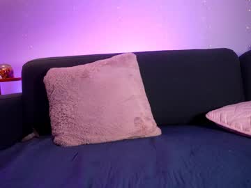 Foto porno littlee33 descoperita pe video chat pe KUR.ro