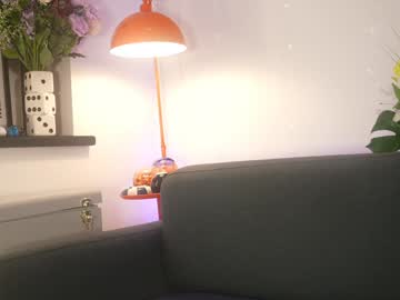 Foto porno littlee33 descoperita pe video chat pe KUR.ro