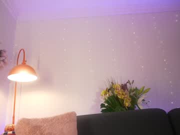 Foto porno littlee33 descoperita pe video chat pe KUR.ro