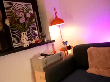 Foto porno littlee33 descoperita pe video chat pe KUR.ro