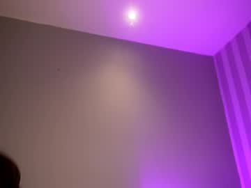 Foto porno littlee33 ne arata tot la camera pe KUR.ro