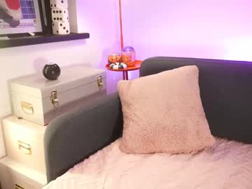 Foto porno littlee33 descoperita pe video chat pe KUR.ro