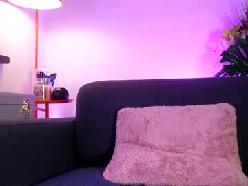 Foto porno littlee33 descoperita pe video chat pe KUR.ro