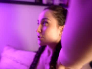 Foto porno littlee33 descoperita pe video chat pe KUR.ro