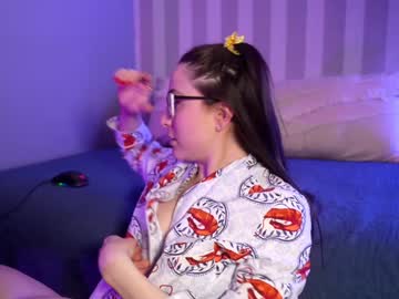 Foto porno Ganduri murdare cu littlee33 pe KUR.ro