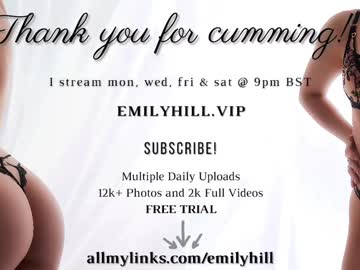 Foto porno littlee33 ne arata tot la camera pe KUR.ro