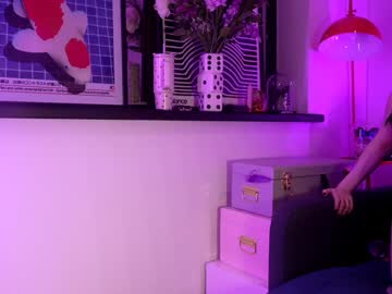 Foto porno littlee33 descoperita pe video chat pe KUR.ro