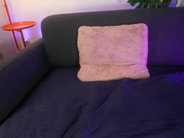 Foto porno littlee33 descoperita pe video chat pe KUR.ro