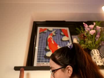 Foto porno littlee33 descoperita pe video chat pe KUR.ro