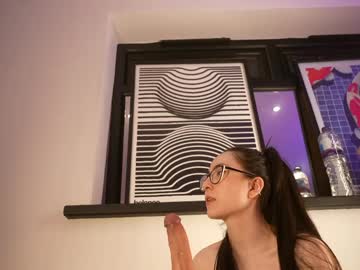 Foto porno littlee33 descoperita pe video chat pe KUR.ro