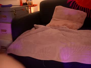 Foto porno littlee33 descoperita pe video chat pe KUR.ro