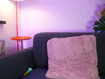 Foto porno littlee33 descoperita pe video chat pe KUR.ro
