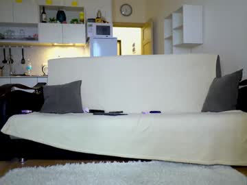 Foto porno Sex online cu littlesweettifany pe KUR.ro
