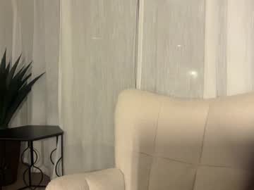 Foto porno livhart ne arata tot la camera pe KUR.ro