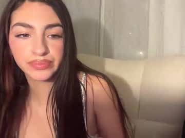 Foto porno livhart ne arata tot la camera pe KUR.ro