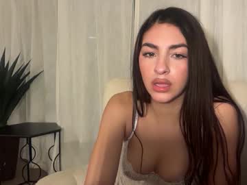 Foto porno livhart ne arata tot la camera pe KUR.ro