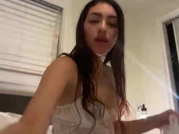 Foto porno livhart ne arata tot la camera pe KUR.ro