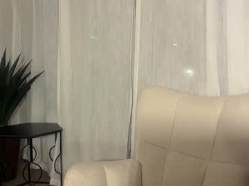 Foto porno livhart ne arata tot la camera pe KUR.ro