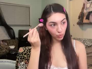 Foto porno livhart ne arata tot la camera pe KUR.ro