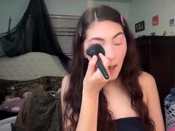 Foto porno livhart ne arata tot la camera pe KUR.ro