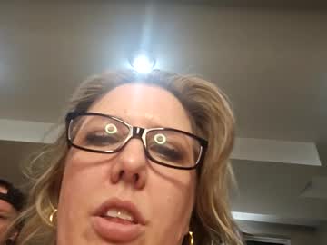 Foto porno livingthedream3207 se dezbraca la web pe Chaturbate pe KUR.ro