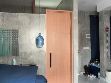 Foto porno Nebunii pe chat marca livslifee pe KUR.ro