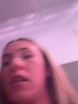 Foto porno Nebunii pe chat marca lola_tentatiion pe KUR.ro