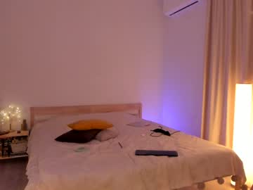 Foto porno love_melody se dezbraca la web pe Chaturbate pe KUR.ro