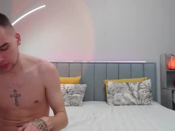 Foto porno love_vibe se dezbraca la web pe Chaturbate pe KUR.ro