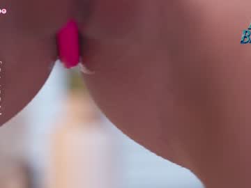 Foto porno lucie_beltran descoperita pe video chat pe KUR.ro
