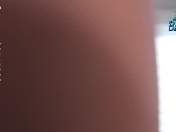 Foto porno lucie_beltran descoperita pe video chat pe KUR.ro