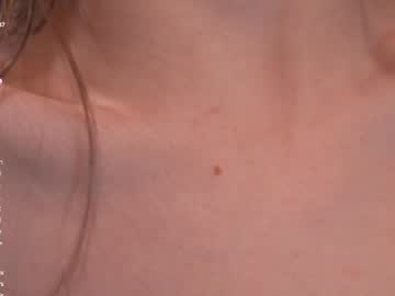 Foto porno lucie_beltran descoperita pe video chat pe KUR.ro