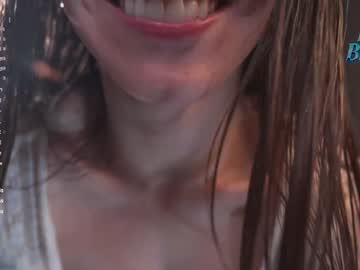 Foto porno lucie_beltran descoperita pe video chat pe KUR.ro
