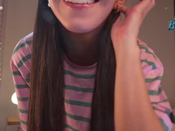 Foto porno lucie_beltran descoperita pe video chat pe KUR.ro