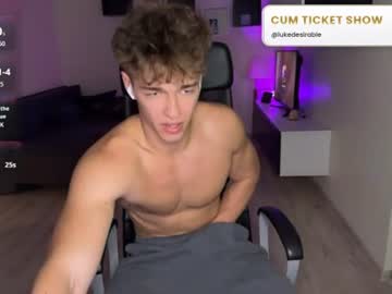 Foto porno Ce sexy este lukedesirable pe KUR.ro