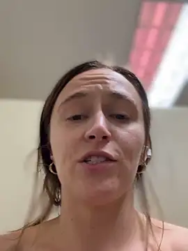 Foto porno lunagirl13 vrea sex pe StripChat pe KUR.ro