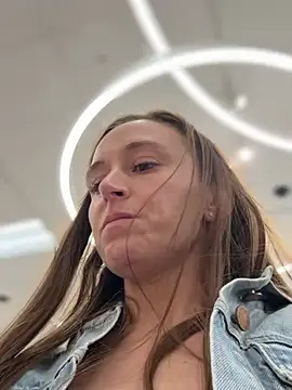 Foto porno lunagirl13 vrea sex pe StripChat pe KUR.ro