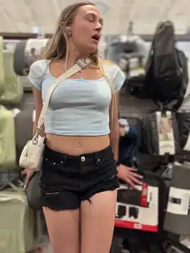 Foto porno Ce sexy este lunagirl13 pe KUR.ro