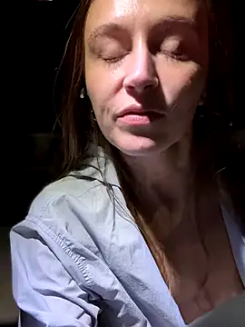 Foto porno lunagirl13 vrea sex pe StripChat pe KUR.ro