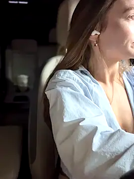 Foto porno lunagirl13 vrea sex pe StripChat pe KUR.ro