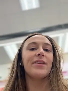 Foto porno lunagirl13 vrea sex pe StripChat pe KUR.ro