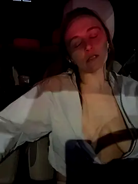 Foto porno lunagirl13 vrea sex pe StripChat pe KUR.ro