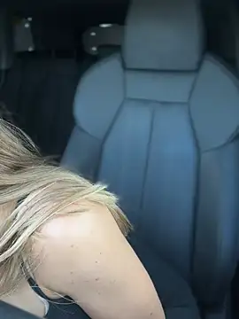 Foto porno lunagirl13 vrea sex pe StripChat pe KUR.ro