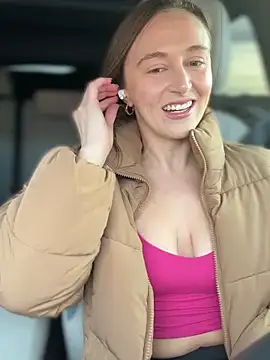 Foto porno lunagirl13 vrea sex pe StripChat pe KUR.ro