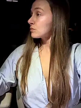 Foto porno lunagirl13 vrea sex pe StripChat pe KUR.ro