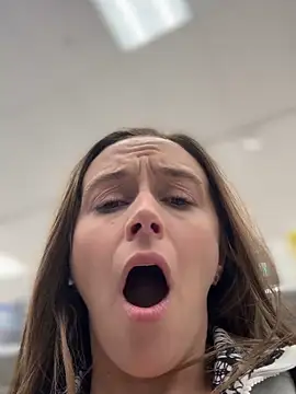 Foto porno lunagirl13 vrea sex pe StripChat pe KUR.ro